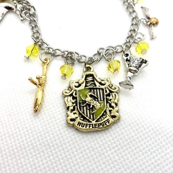 HUFFLEPUFF Harry Potter Charm Bracelet - Picture 5 of 9